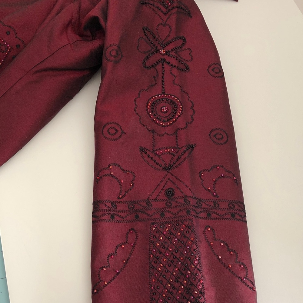 Laura Ashley Elegant Red and Black Fabric - Picture 12 of 12